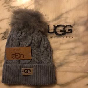 SALE ❤️ Cable knit UGG hat w/fleece lining ❤️